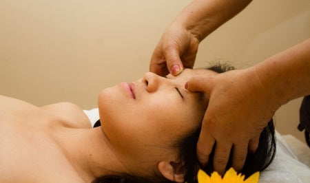 Lomi Lomi Massage: Alohatherapy Facial Instructor Demonstration